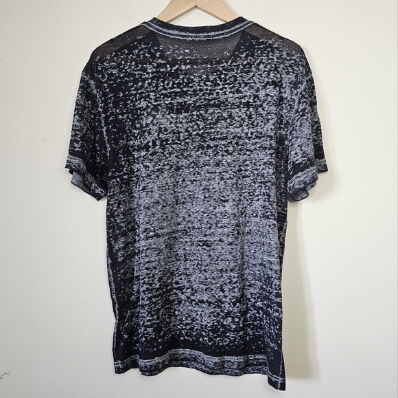 Peanuts Snoopy Graphic Tee Shirt Size Medium - Picture 3 of 7